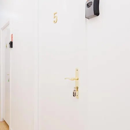 Quartos Economicos 3 Andar - Lc Lisbon