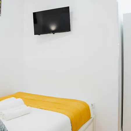 Quartos Economicos 3 Andar - Lc * ליסבון