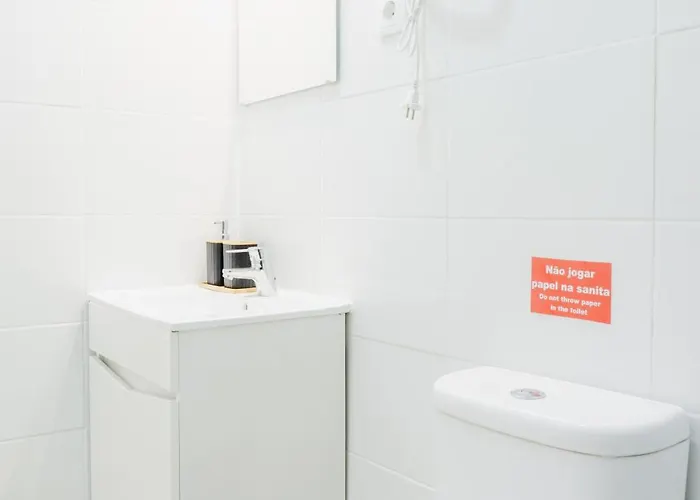 Quartos Economicos 3 Andar - Lc בית אירוח ליסבון