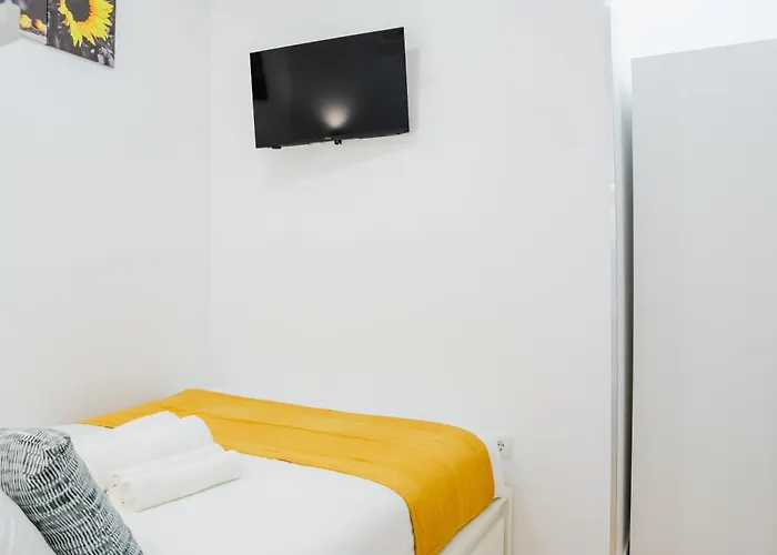 Quartos Economicos 3 Andar - Lc * ליסבון